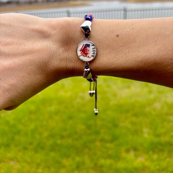 Women Patriot Bracelet-Adjustable American Bracelet-United States Flag Colors - Picture 2 of 2